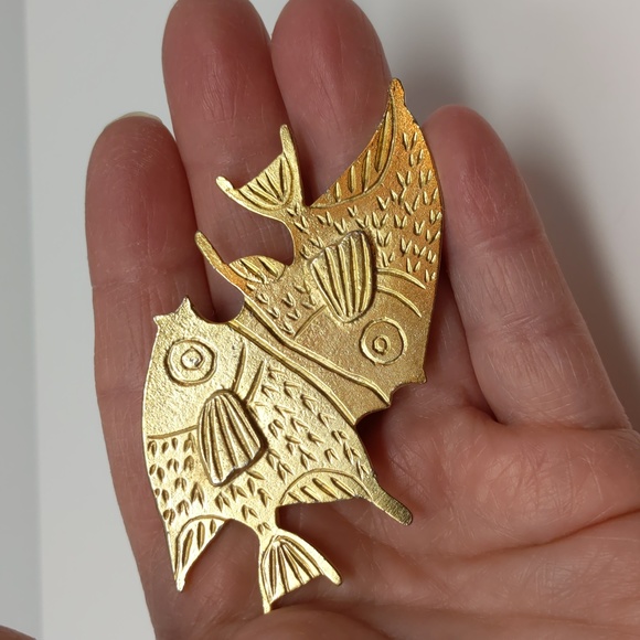 Gold Tone Fish Brooch Pin Angelfish - Picture 6 of 6